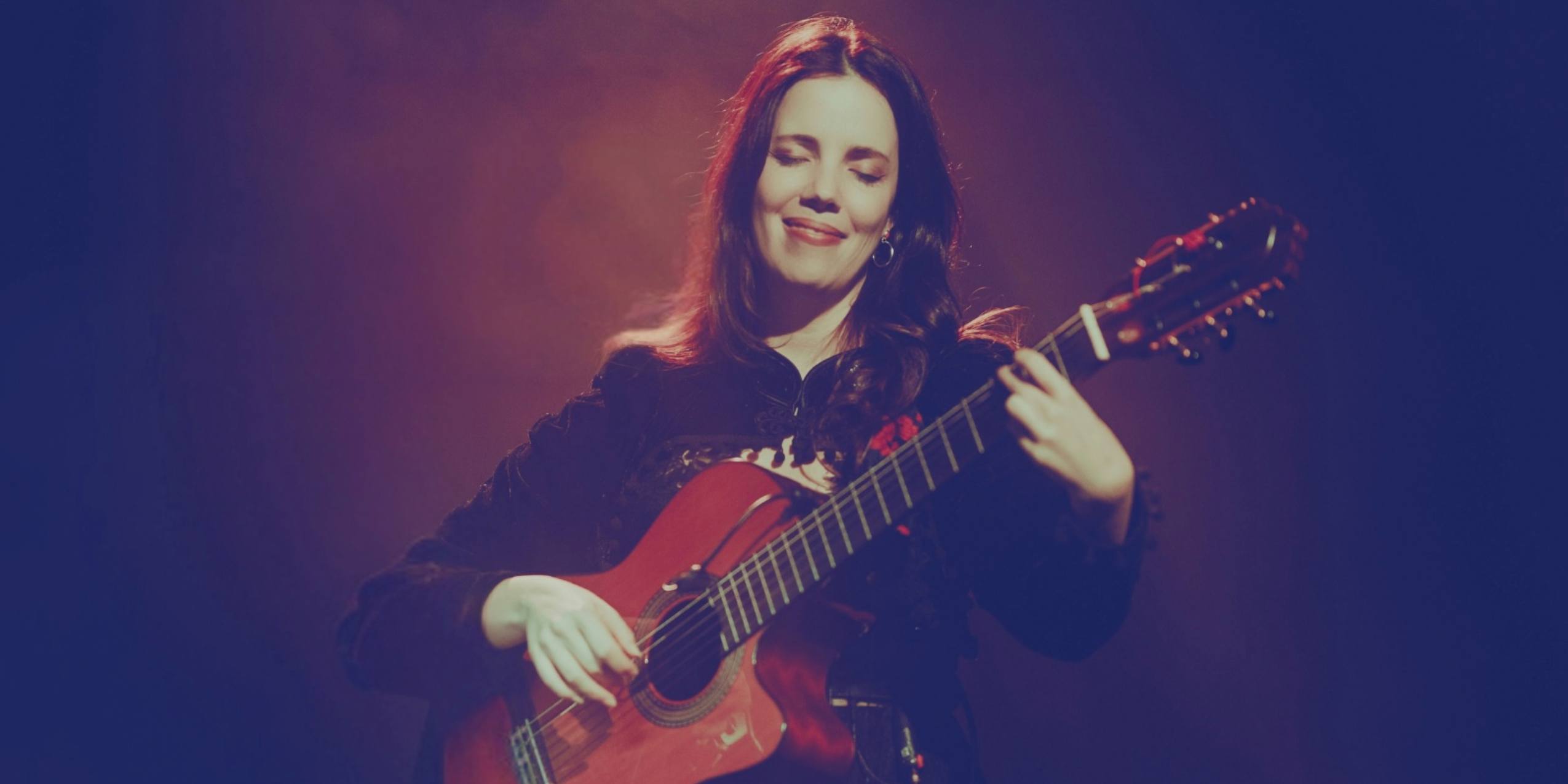 Lau Noah der spiller guitar