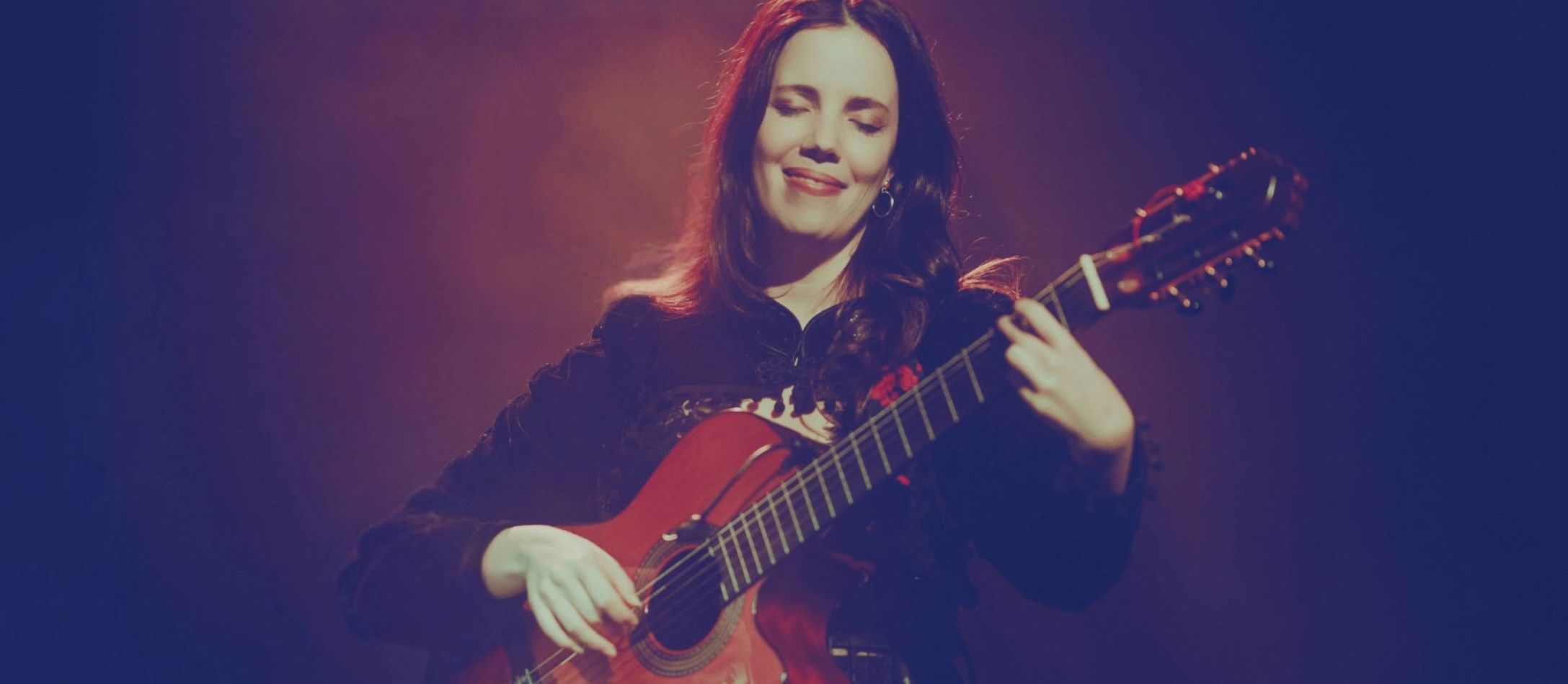 Lau Noah der spiller guitar