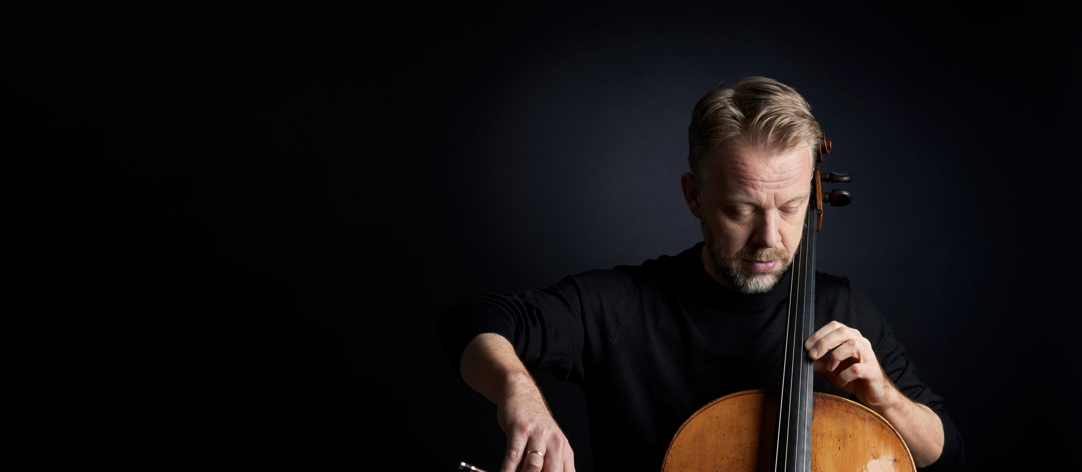 Henrik Dam Thomsen Bach spiller