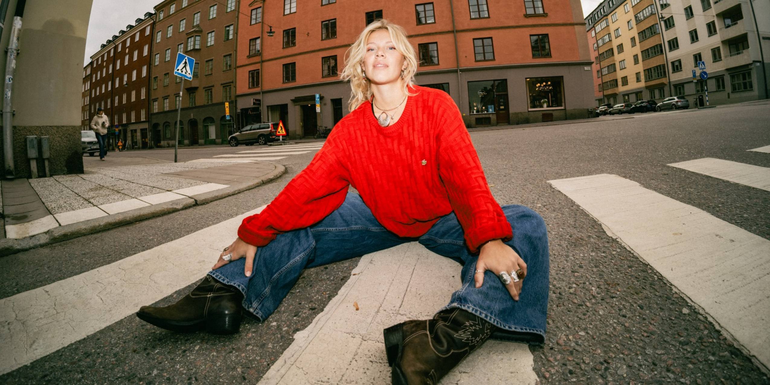 Singer-songwriter Daya Disa