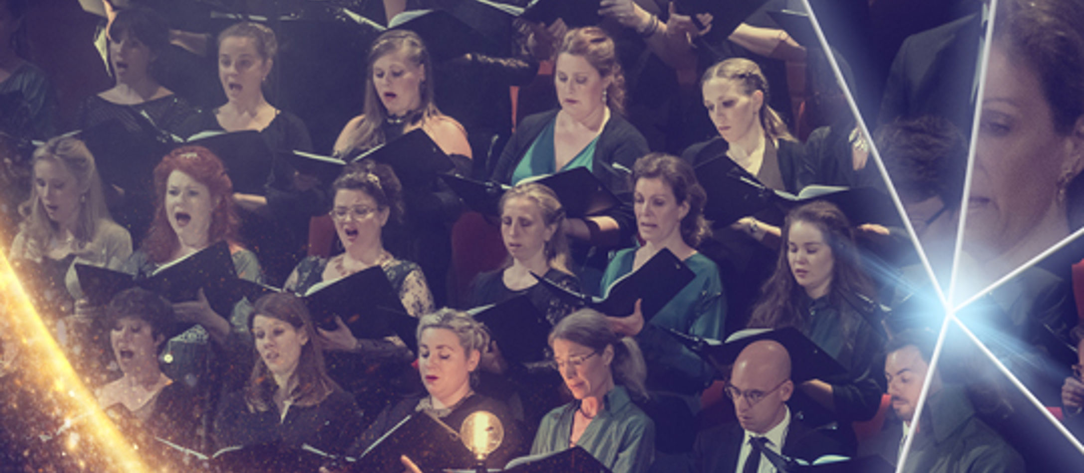 DR Koncertkoret synger til Disneykoncert i Koncertsalen alle med sanghæfter i hænderne.