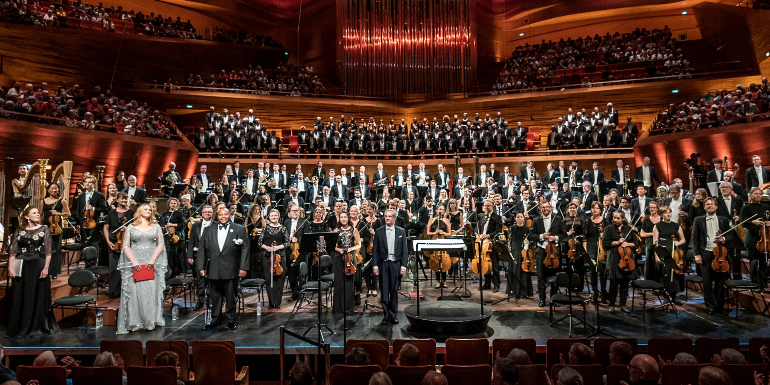 DR Symfoniorkestret, dirigent Fabio Luisi og solister til åbningskoncerten Gurre Lieder