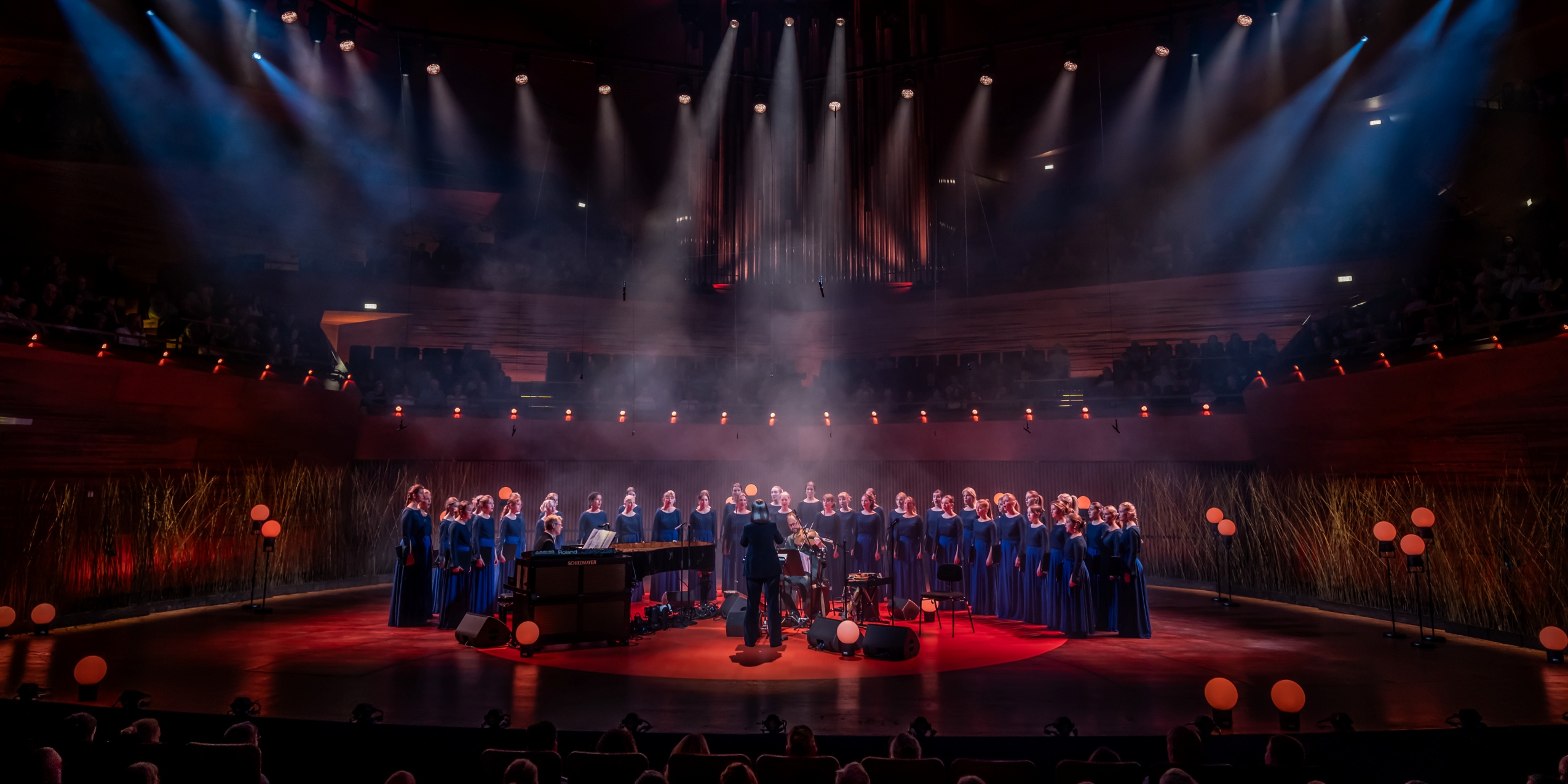 Hele DR Pigekoret i Koncertsalen