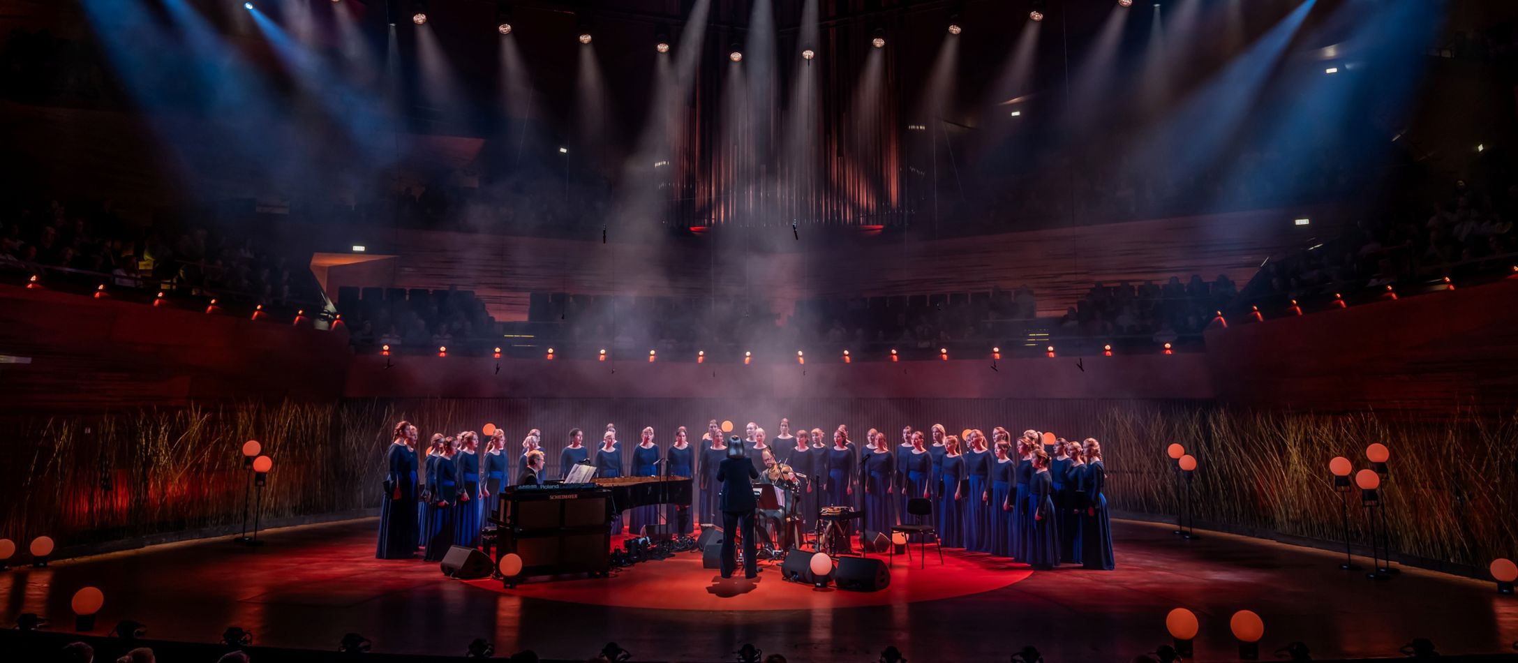 Hele DR Pigekoret i Koncertsalen