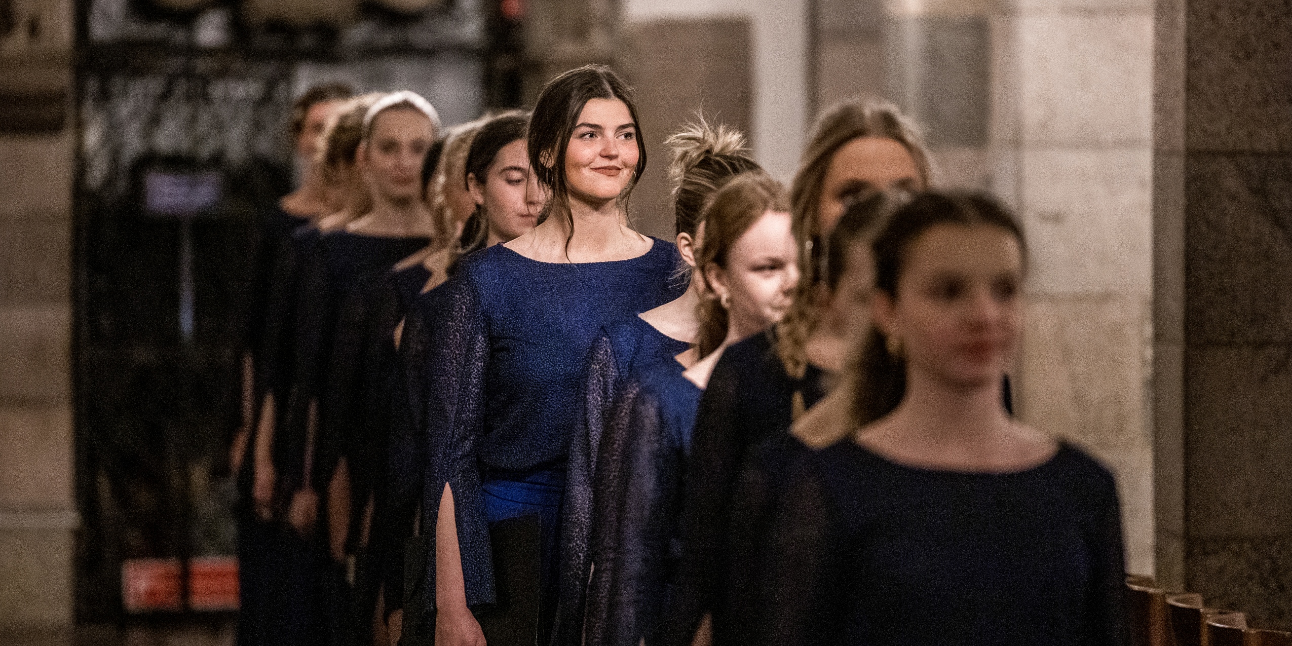 Koret på vej ud af kirke